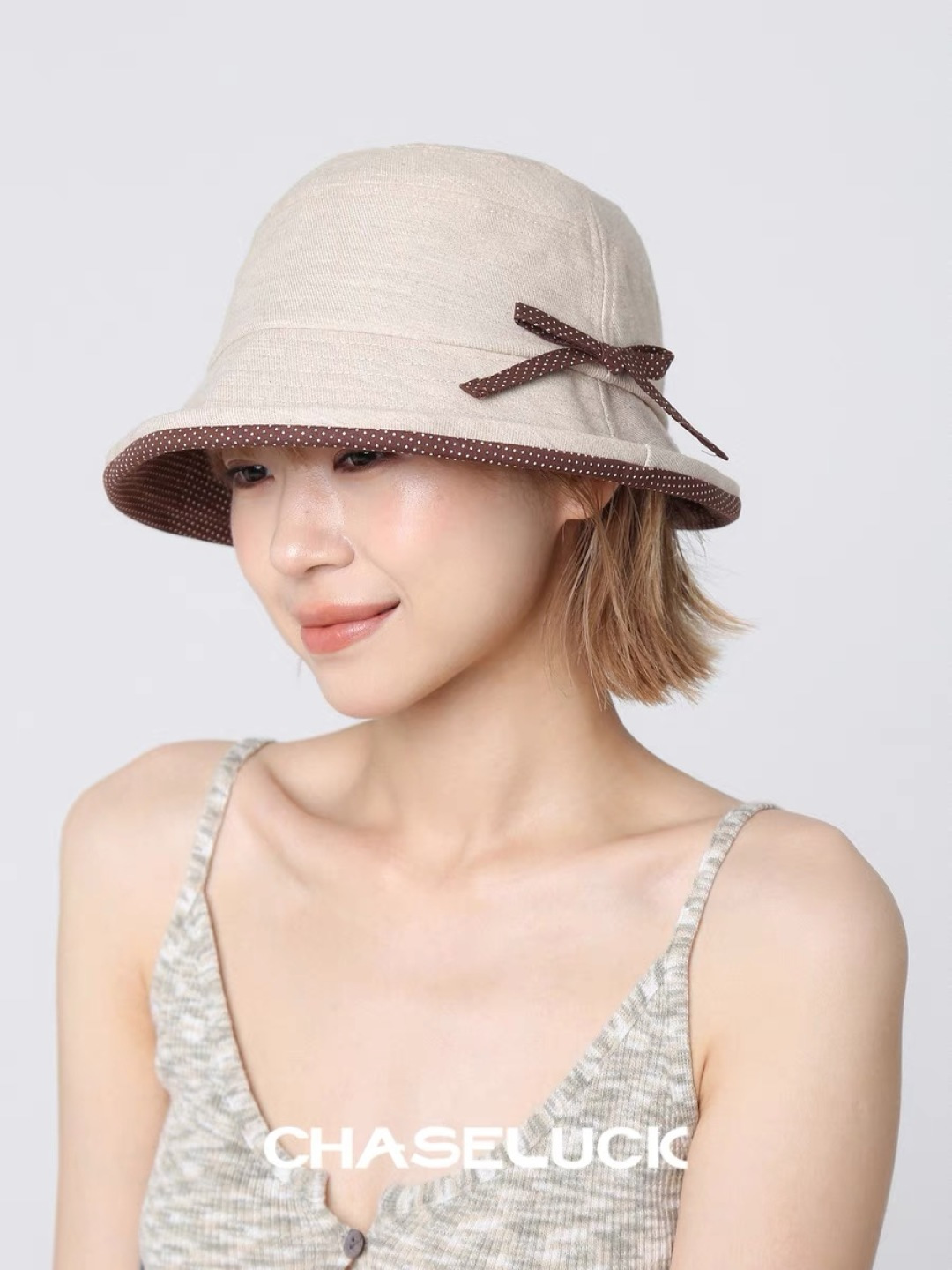  香奈儿 2025新款蝴蝶结卷边渔夫帽子女夏季赫本风气质优雅
礼帽百搭显脸小遮阳盆帽