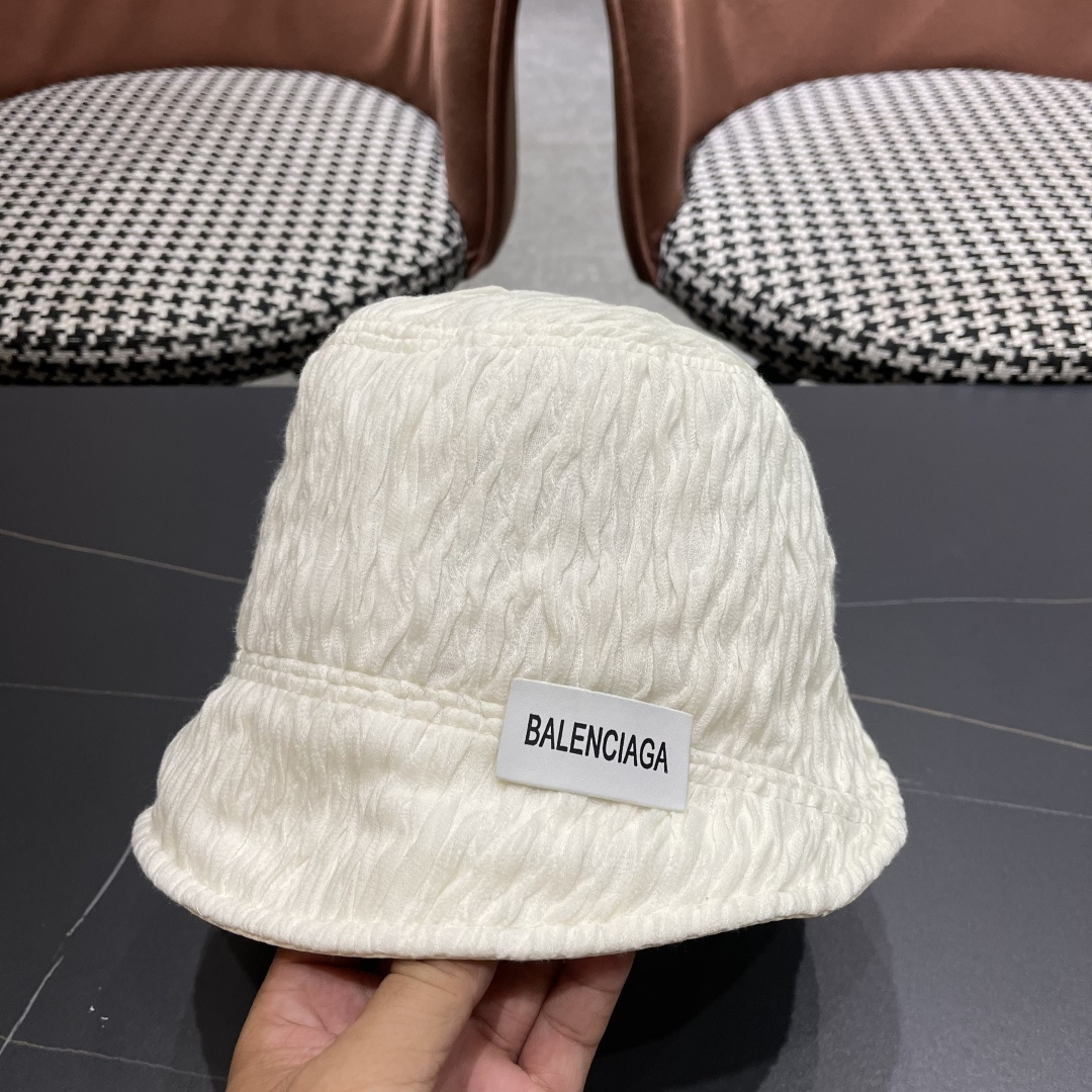  巴黎世家 2025新款日系复古简约百搭渔夫帽可折叠平顶
帽女旱秋画家帽报童帽