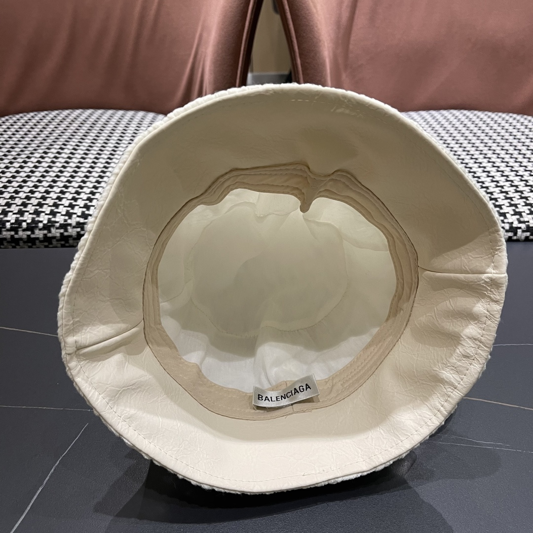  巴黎世家 2025新款日系复古简约百搭渔夫帽可折叠平顶
帽女旱秋画家帽报童帽