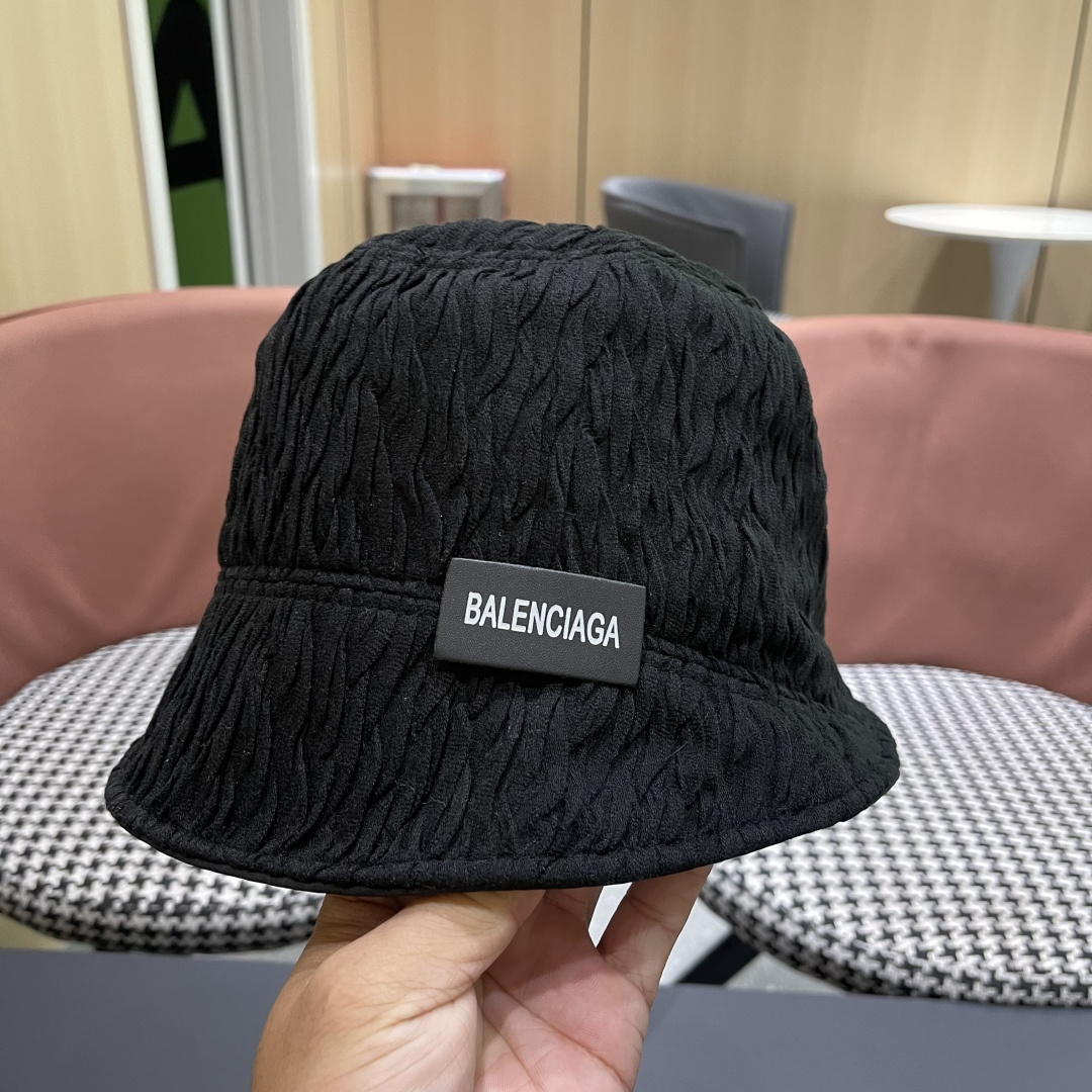  巴黎世家 2025新款日系复古简约百搭渔夫帽可折叠平顶
帽女旱秋画家帽报童帽