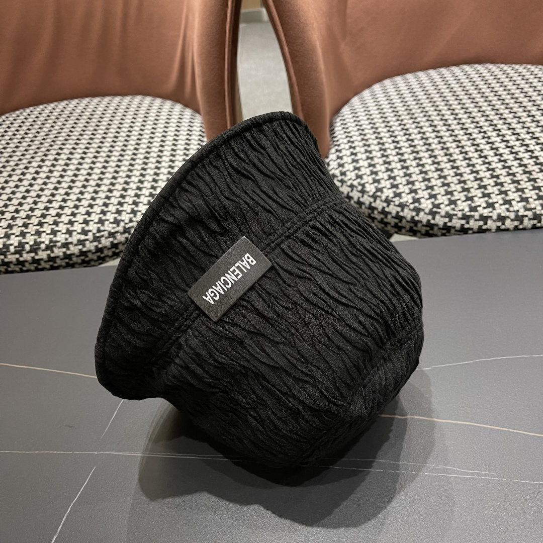  巴黎世家 2025新款日系复古简约百搭渔夫帽可折叠平顶
帽女旱秋画家帽报童帽