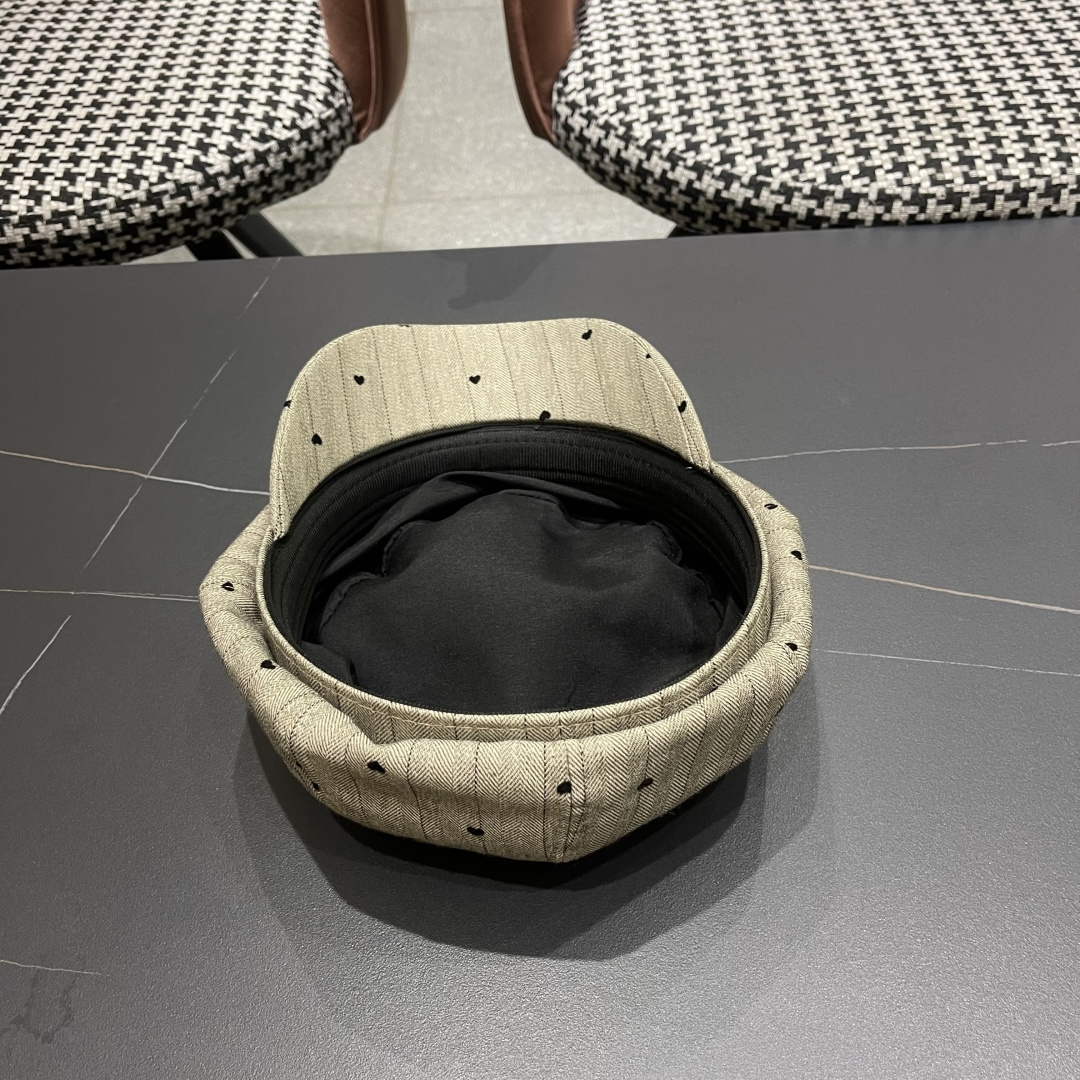  迪奥 遮阳八角帽子2025年爆款女新款时尚洋气
鸭舌帽春秋画家报童帽夏季