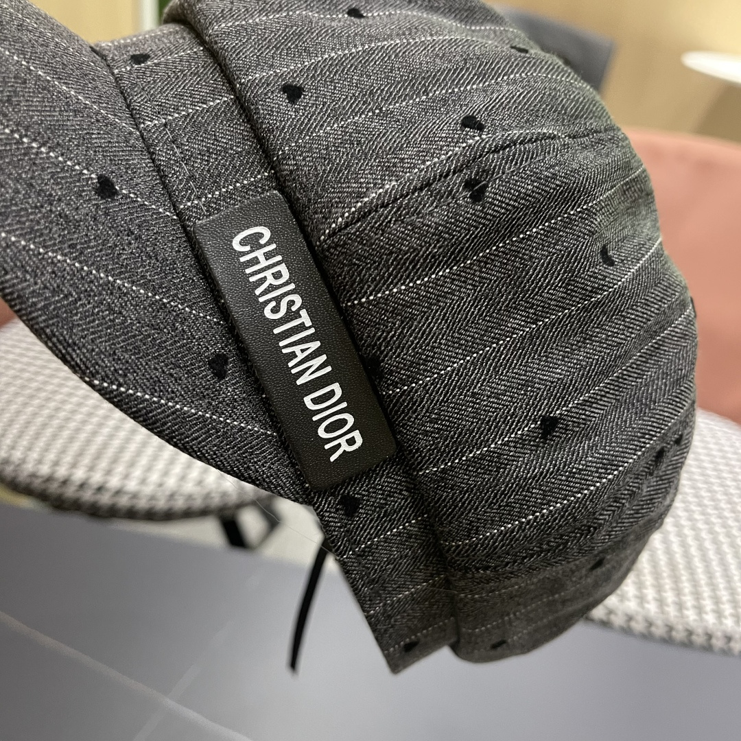  迪奥 遮阳八角帽子2025年爆款女新款时尚洋气
鸭舌帽春秋画家报童帽夏季