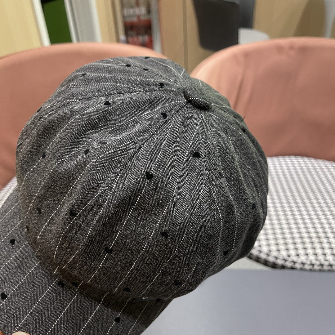  迪奥 遮阳八角帽子2025年爆款女新款时尚洋气
鸭舌帽春秋画家报童帽夏季