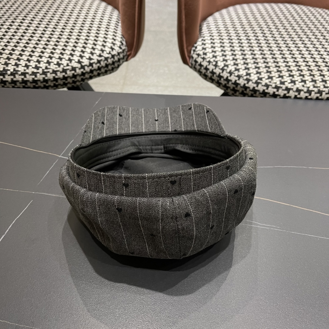  迪奥 遮阳八角帽子2025年爆款女新款时尚洋气
鸭舌帽春秋画家报童帽夏季