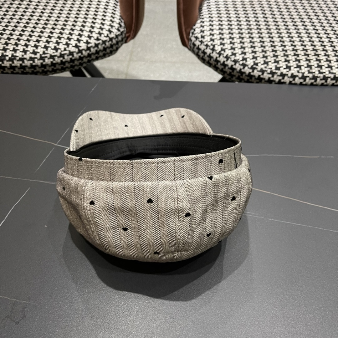  迪奥 遮阳八角帽子2025年爆款女新款时尚洋气
鸭舌帽春秋画家报童帽夏季