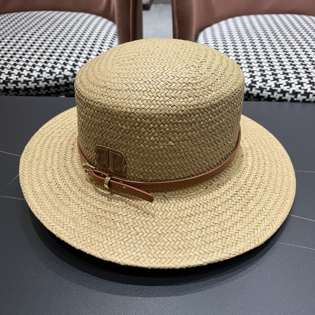  巴黎世家 2025新款 夏天遮阳草帽英伦风平顶礼帽海边度
假沙滩防晒太阳帽子