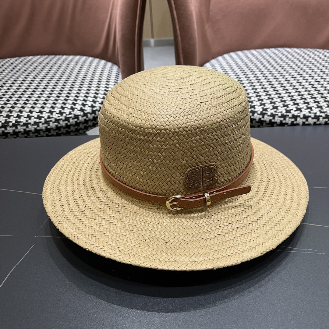  巴黎世家 2025新款 夏天遮阳草帽英伦风平顶礼帽海边度
假沙滩防晒太阳帽子