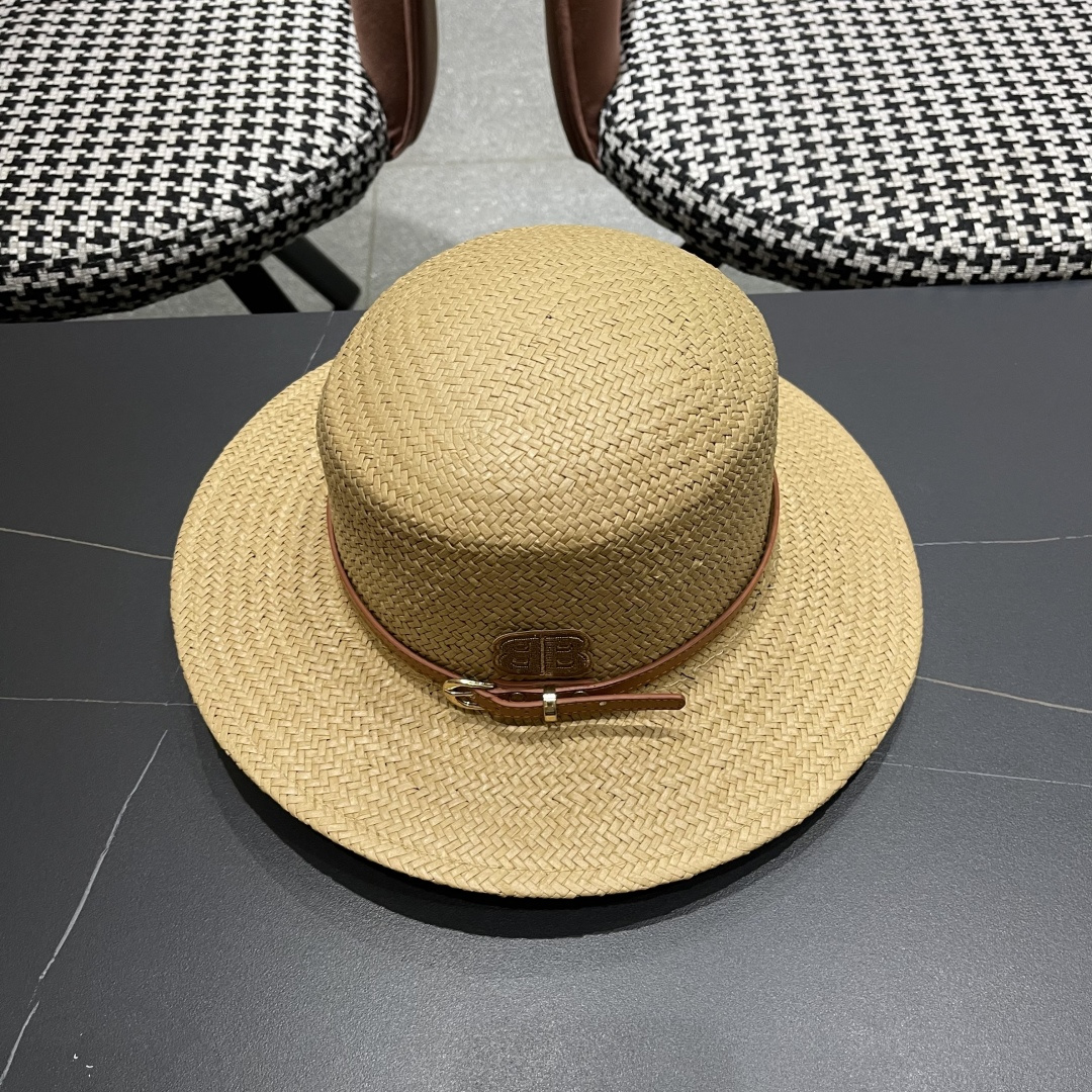  巴黎世家 2025新款 夏天遮阳草帽英伦风平顶礼帽海边度
假沙滩防晒太阳帽子