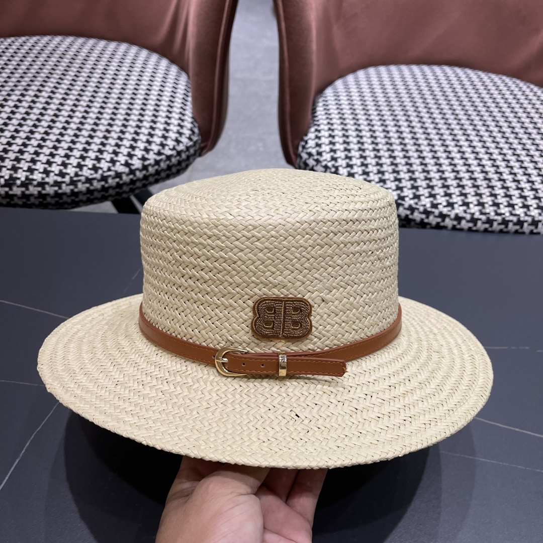  巴黎世家 2025新款 夏天遮阳草帽英伦风平顶礼帽海边度
假沙滩防晒太阳帽子