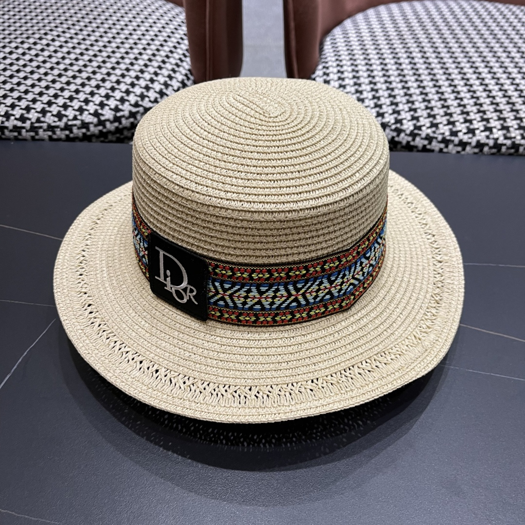  Dior迪奥草帽，一顶超级有品位的草帽了~出街首选！帽型超美腻颜色妥妥，轻便携带！小仙女🧚人手必备 头