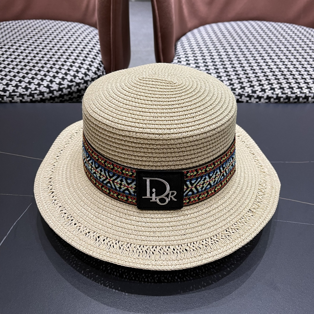  Dior迪奥草帽，一顶超级有品位的草帽了~出街首选！帽型超美腻颜色妥妥，轻便携带！小仙女🧚人手必备 头