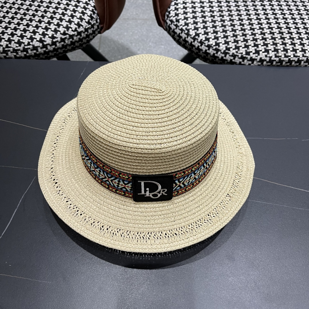  Dior迪奥草帽，一顶超级有品位的草帽了~出街首选！帽型超美腻颜色妥妥，轻便携带！小仙女🧚人手必备 头