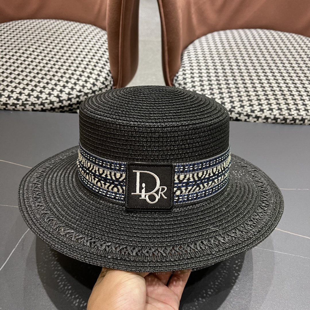  Dior迪奥草帽，一顶超级有品位的草帽了~出街首选！帽型超美腻颜色妥妥，轻便携带！小仙女🧚人手必备 头