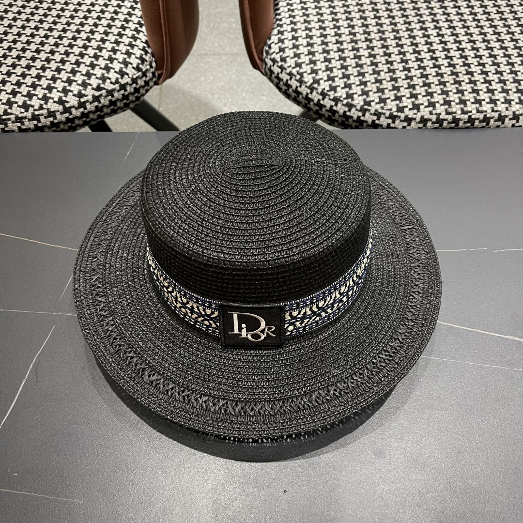  Dior迪奥草帽，一顶超级有品位的草帽了~出街首选！帽型超美腻颜色妥妥，轻便携带！小仙女🧚人手必备 头