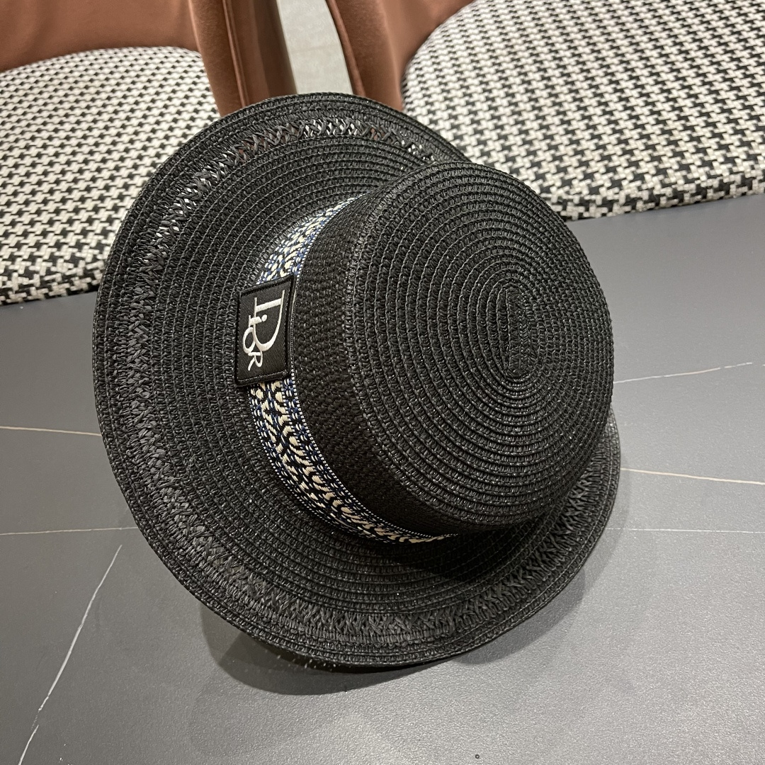  Dior迪奥草帽，一顶超级有品位的草帽了~出街首选！帽型超美腻颜色妥妥，轻便携带！小仙女🧚人手必备 头