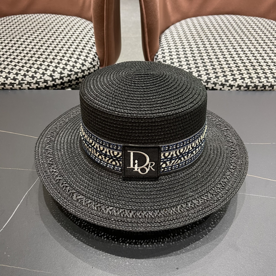  Dior迪奥草帽，一顶超级有品位的草帽了~出街首选！帽型超美腻颜色妥妥，轻便携带！小仙女🧚人手必备 头