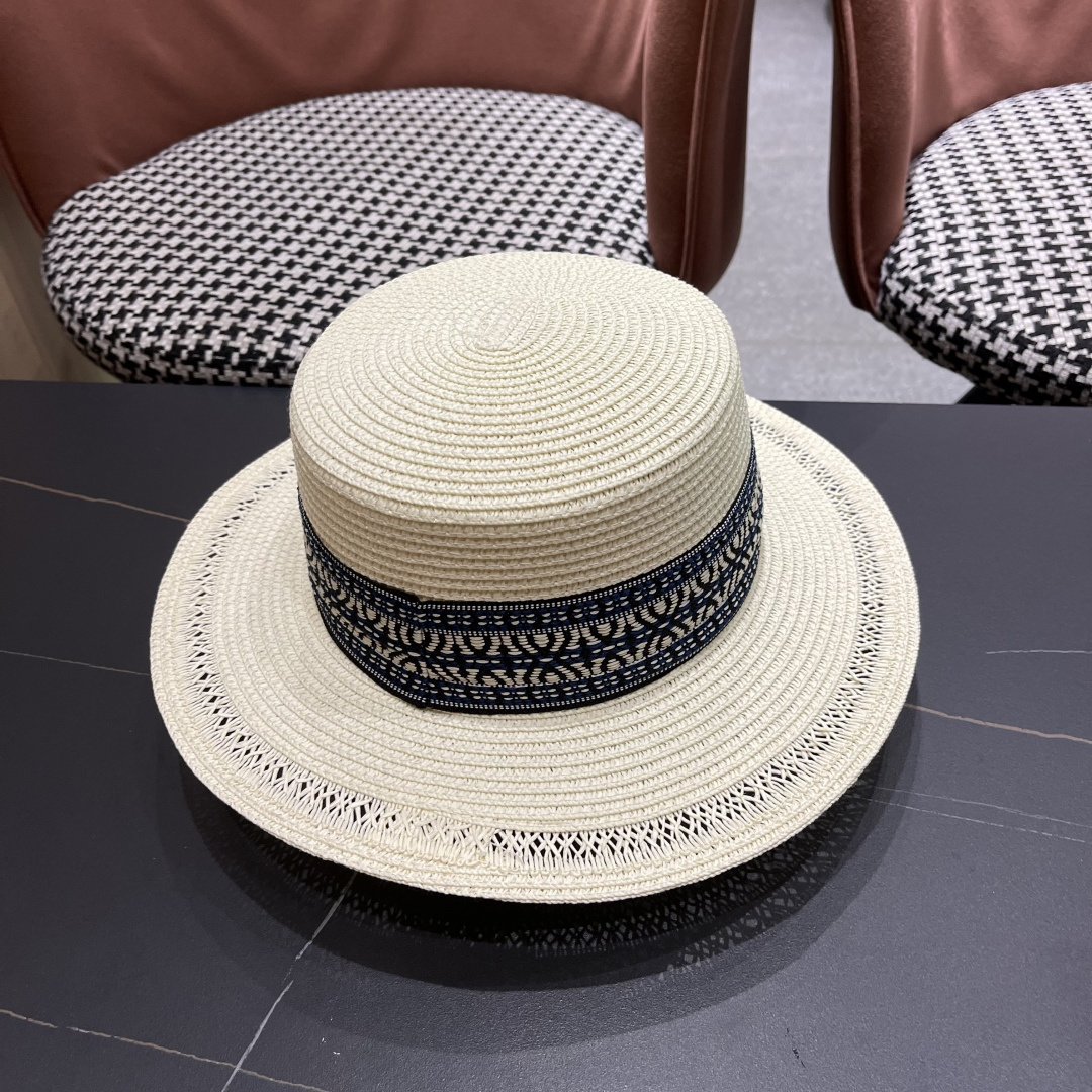  Dior迪奥草帽，一顶超级有品位的草帽了~出街首选！帽型超美腻颜色妥妥，轻便携带！小仙女🧚人手必备 头