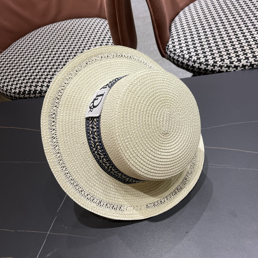  Dior迪奥草帽，一顶超级有品位的草帽了~出街首选！帽型超美腻颜色妥妥，轻便携带！小仙女🧚人手必备 头
