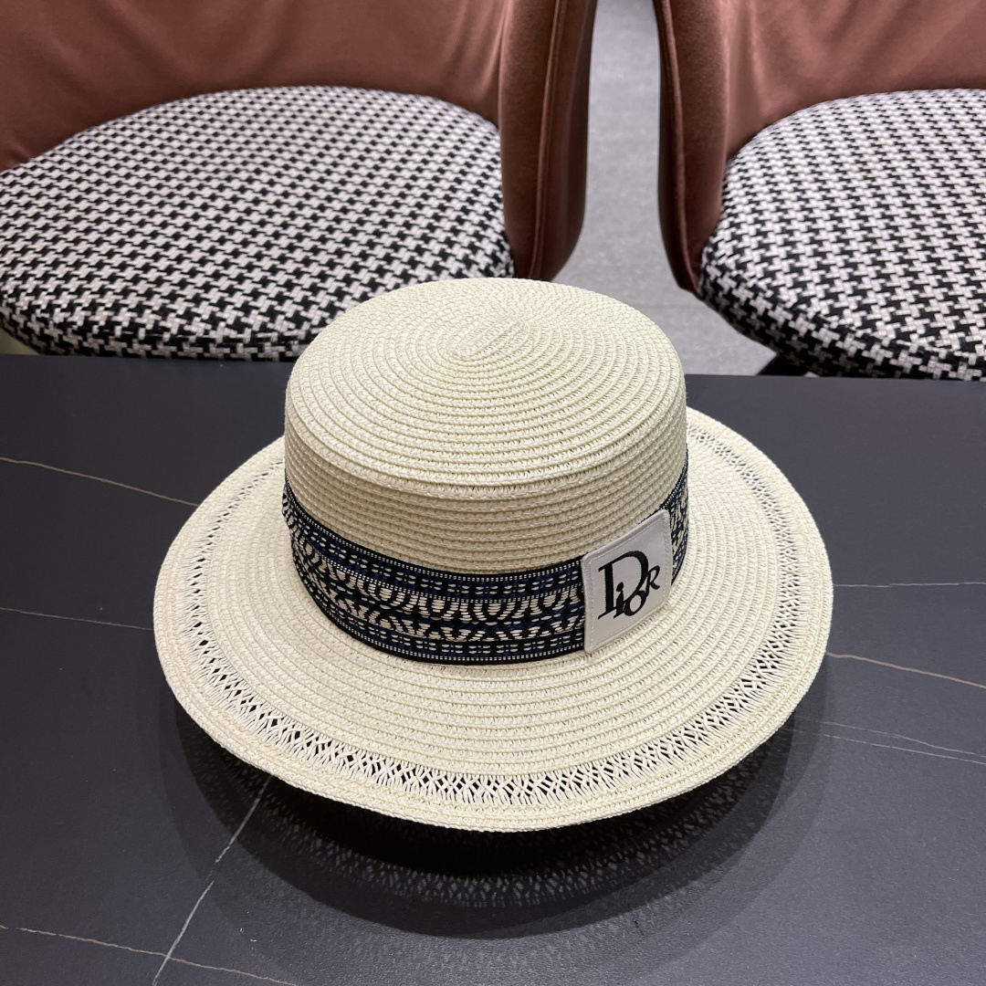  Dior迪奥草帽，一顶超级有品位的草帽了~出街首选！帽型超美腻颜色妥妥，轻便携带！小仙女🧚人手必备 头
