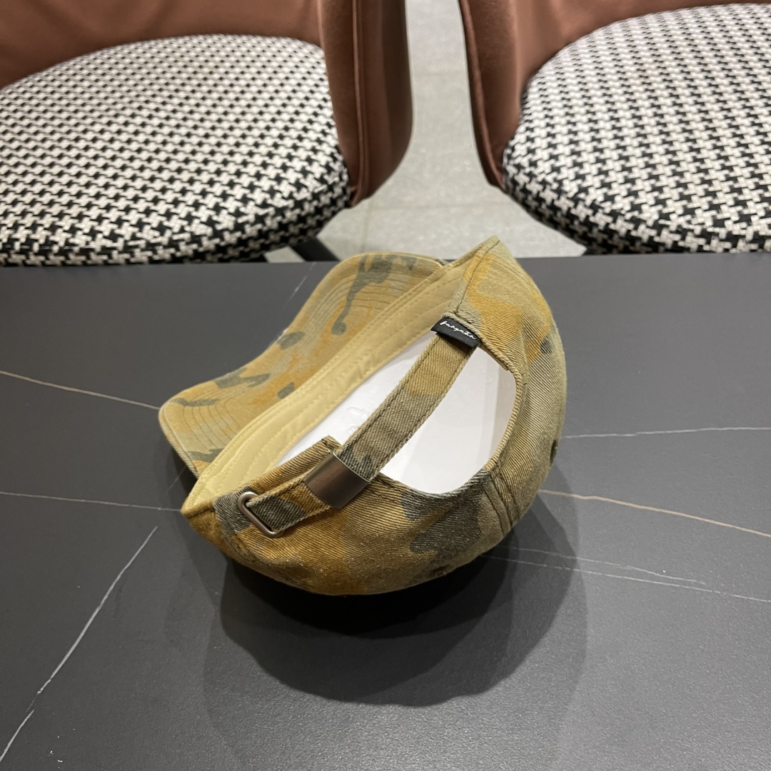 香奈儿新款🆕军旅棒球帽🧢🔸 节假日旅游带它出去美美哒❕ 中古款哟.这种帽子不容易撞款 😬 现货