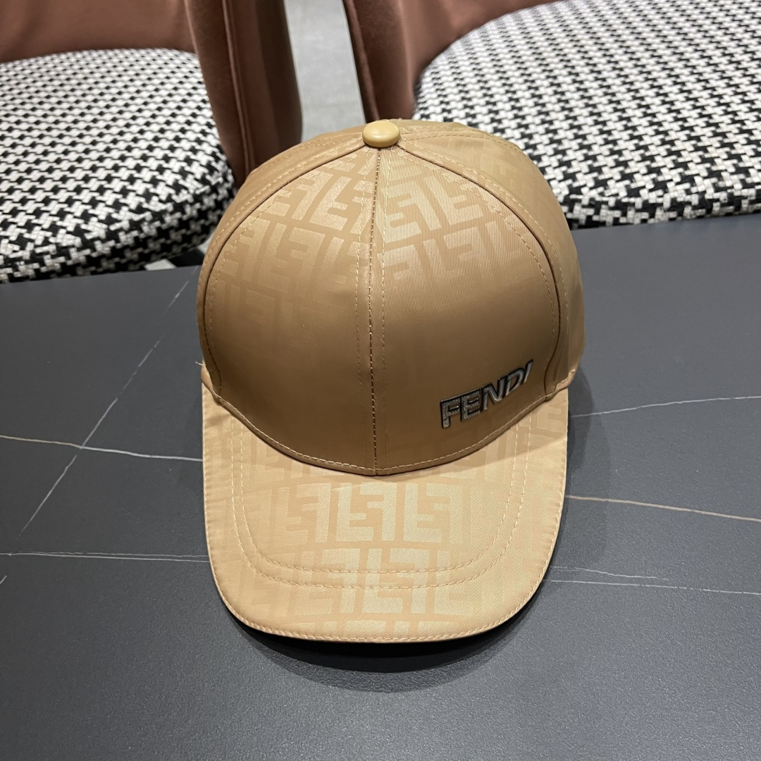 Fendi（芬迪）新款原单棒球帽，，专柜常年热卖款，口碑极佳，1:1开模订制，原版提花帆布料+头层牛皮，