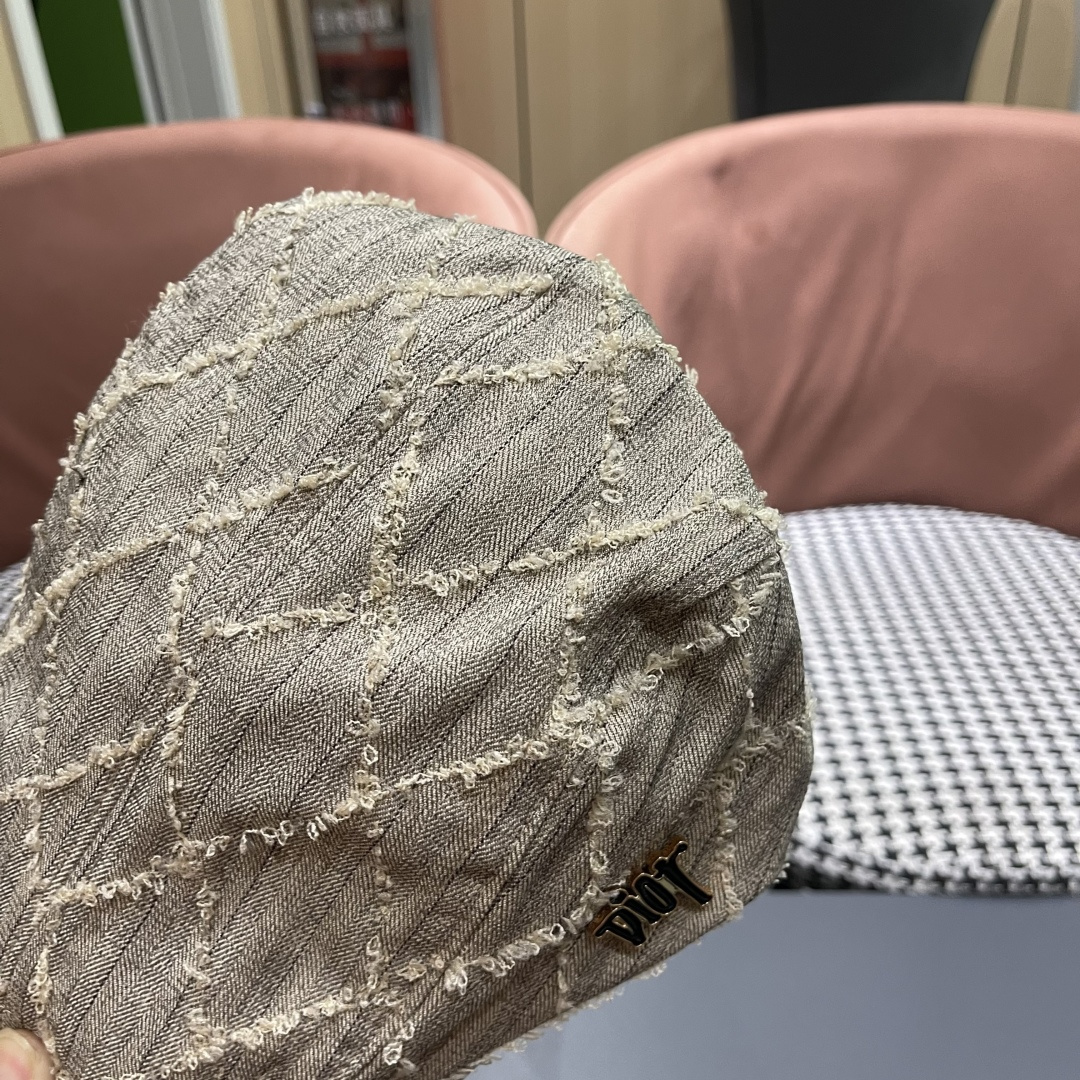 迪奥日系设计感前进帽女生时尚毛边画家帽显脸小复古报童帽春夏鸭舌帽