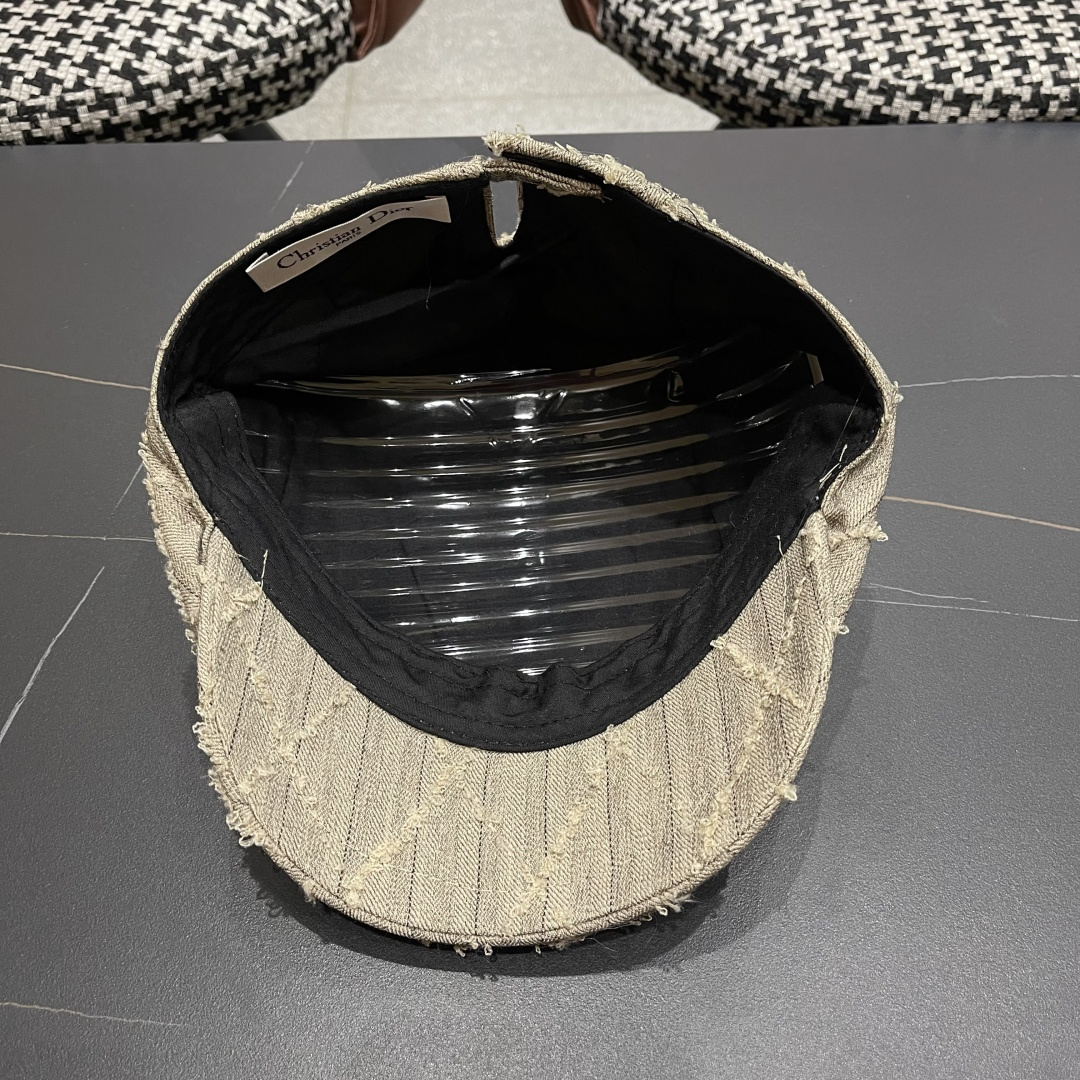 迪奥日系设计感前进帽女生时尚毛边画家帽显脸小复古报童帽春夏鸭舌帽