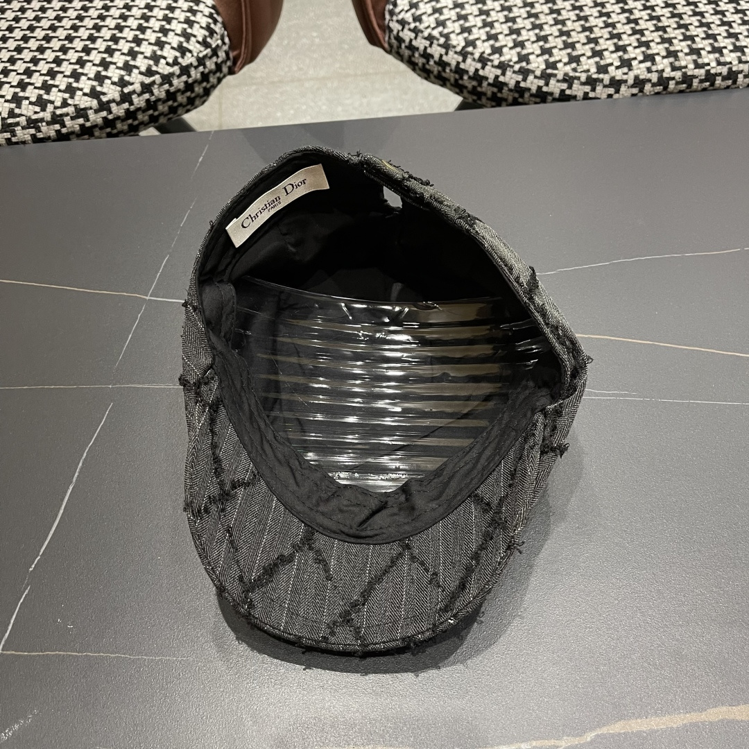 迪奥日系设计感前进帽女生时尚毛边画家帽显脸小复古报童帽春夏鸭舌帽