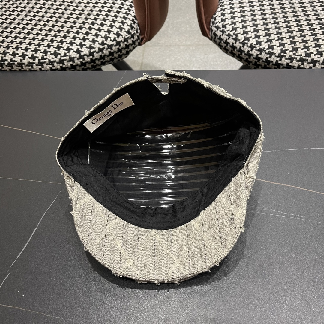 迪奥日系设计感前进帽女生时尚毛边画家帽显脸小复古报童帽春夏鸭舌帽