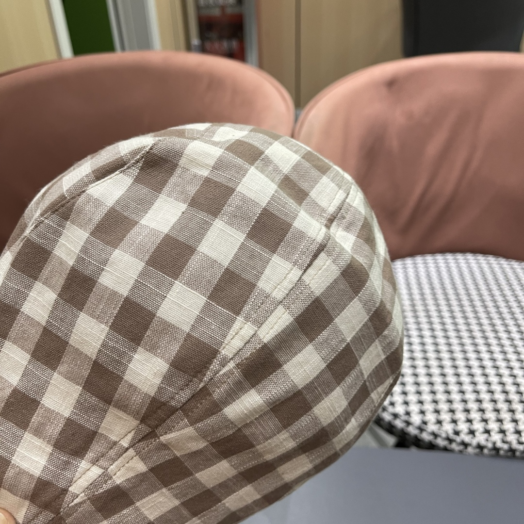 普拉达 黑白格子前进帽女文艺复吉百搭显脸小贝雷帽大头国报童鸭舌帽子潮