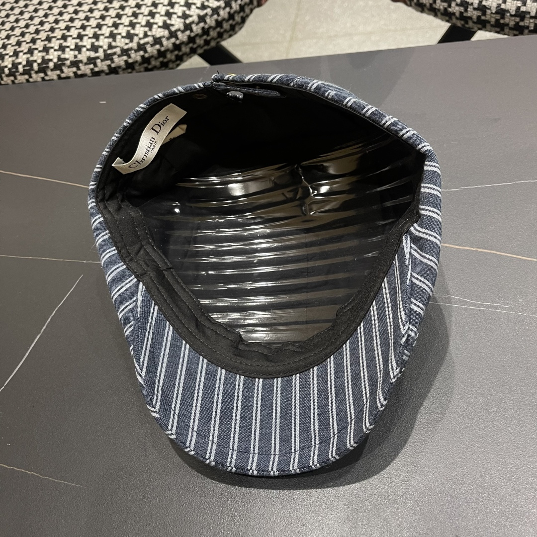  迪奥 日系条纹气质贝雷帽春秋夏季情侣显脸小前进帽
男女画家帽遮阳鸭舌