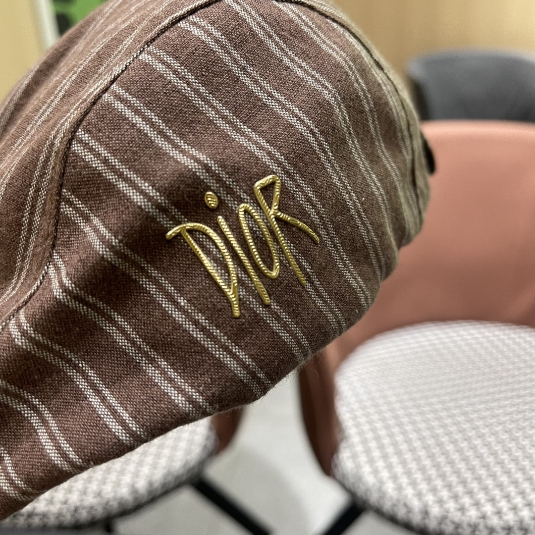  迪奥 日系条纹气质贝雷帽春秋夏季情侣显脸小前进帽
男女画家帽遮阳鸭舌