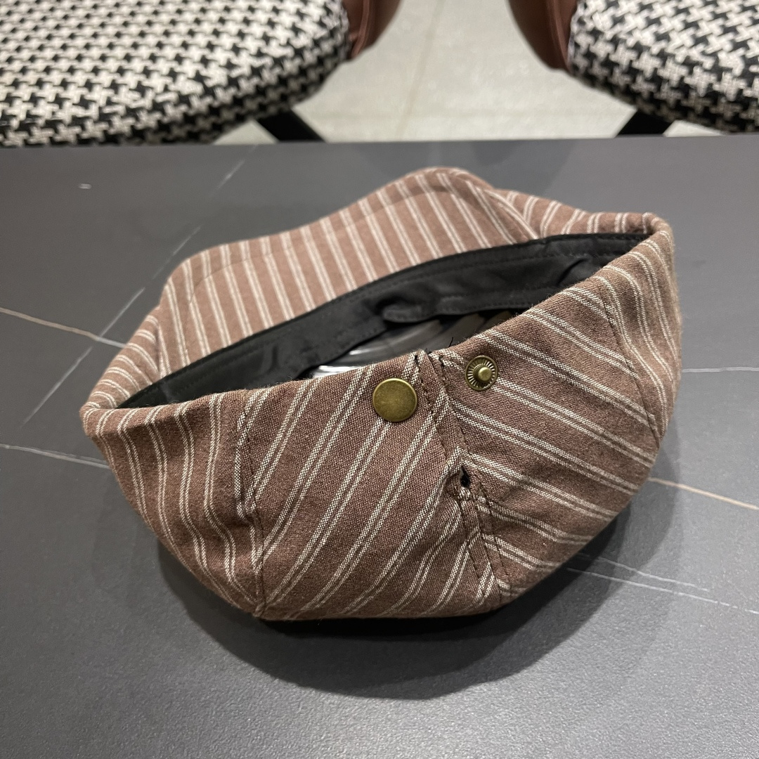  迪奥 日系条纹气质贝雷帽春秋夏季情侣显脸小前进帽
男女画家帽遮阳鸭舌