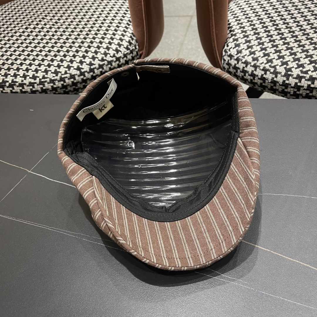  迪奥 日系条纹气质贝雷帽春秋夏季情侣显脸小前进帽
男女画家帽遮阳鸭舌