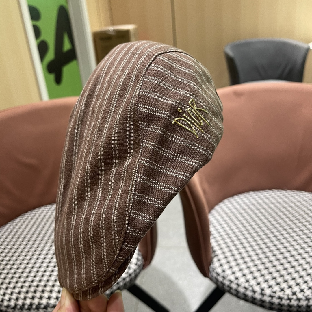  迪奥 日系条纹气质贝雷帽春秋夏季情侣显脸小前进帽
男女画家帽遮阳鸭舌