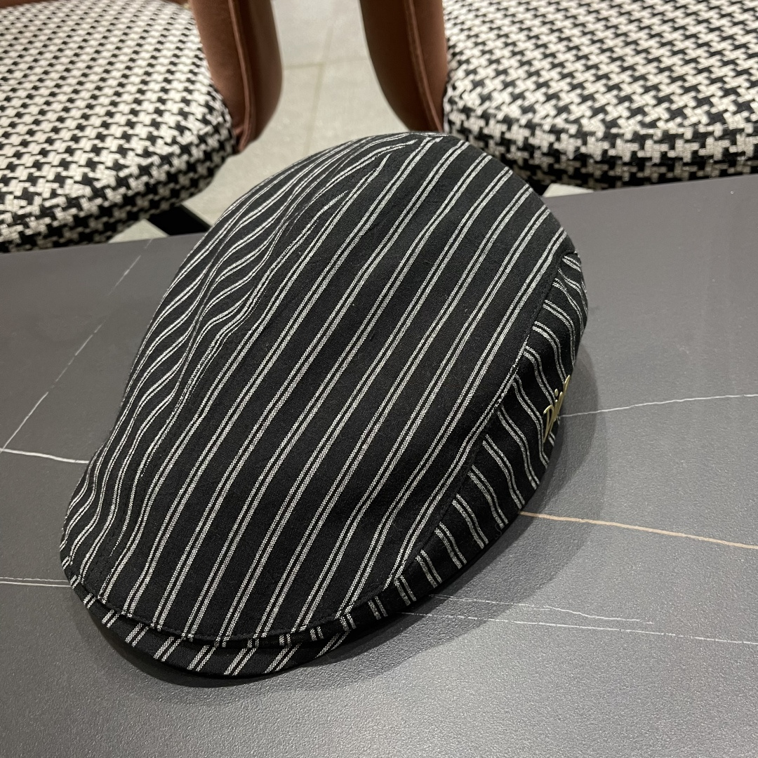  迪奥 日系条纹气质贝雷帽春秋夏季情侣显脸小前进帽
男女画家帽遮阳鸭舌