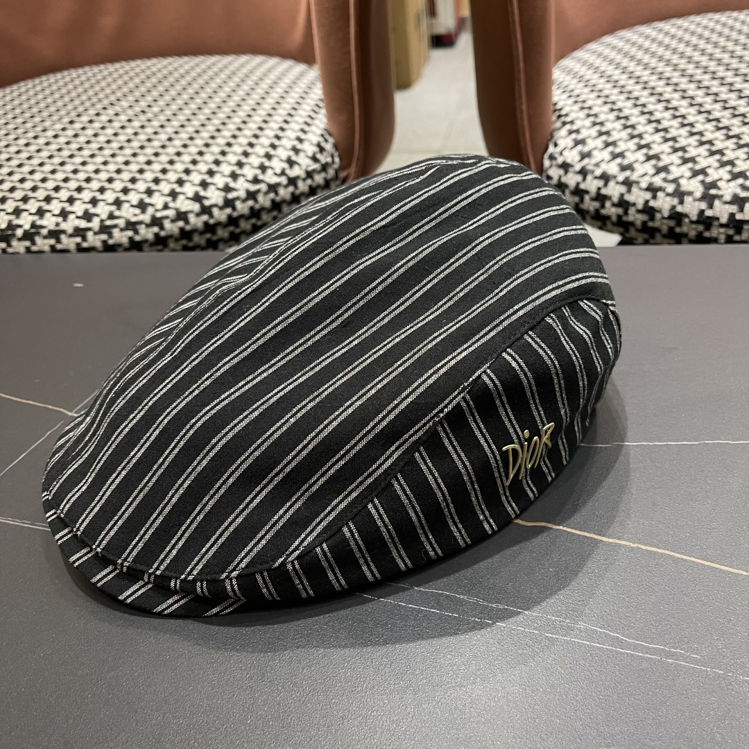  迪奥 日系条纹气质贝雷帽春秋夏季情侣显脸小前进帽
男女画家帽遮阳鸭舌