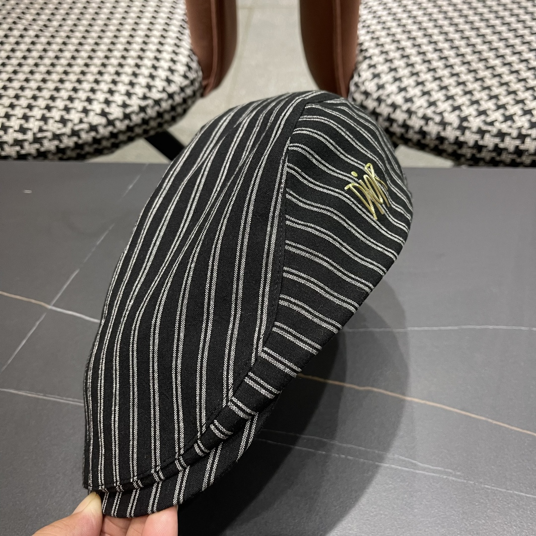  迪奥 日系条纹气质贝雷帽春秋夏季情侣显脸小前进帽
男女画家帽遮阳鸭舌