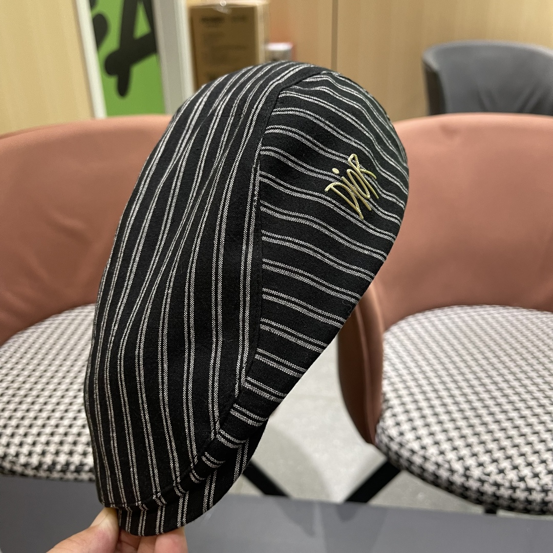  迪奥 日系条纹气质贝雷帽春秋夏季情侣显脸小前进帽
男女画家帽遮阳鸭舌