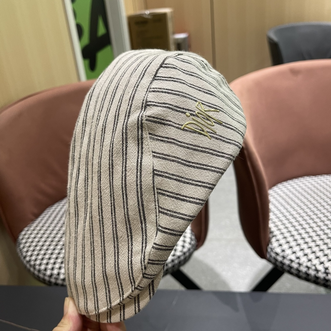  迪奥 日系条纹气质贝雷帽春秋夏季情侣显脸小前进帽
男女画家帽遮阳鸭舌
