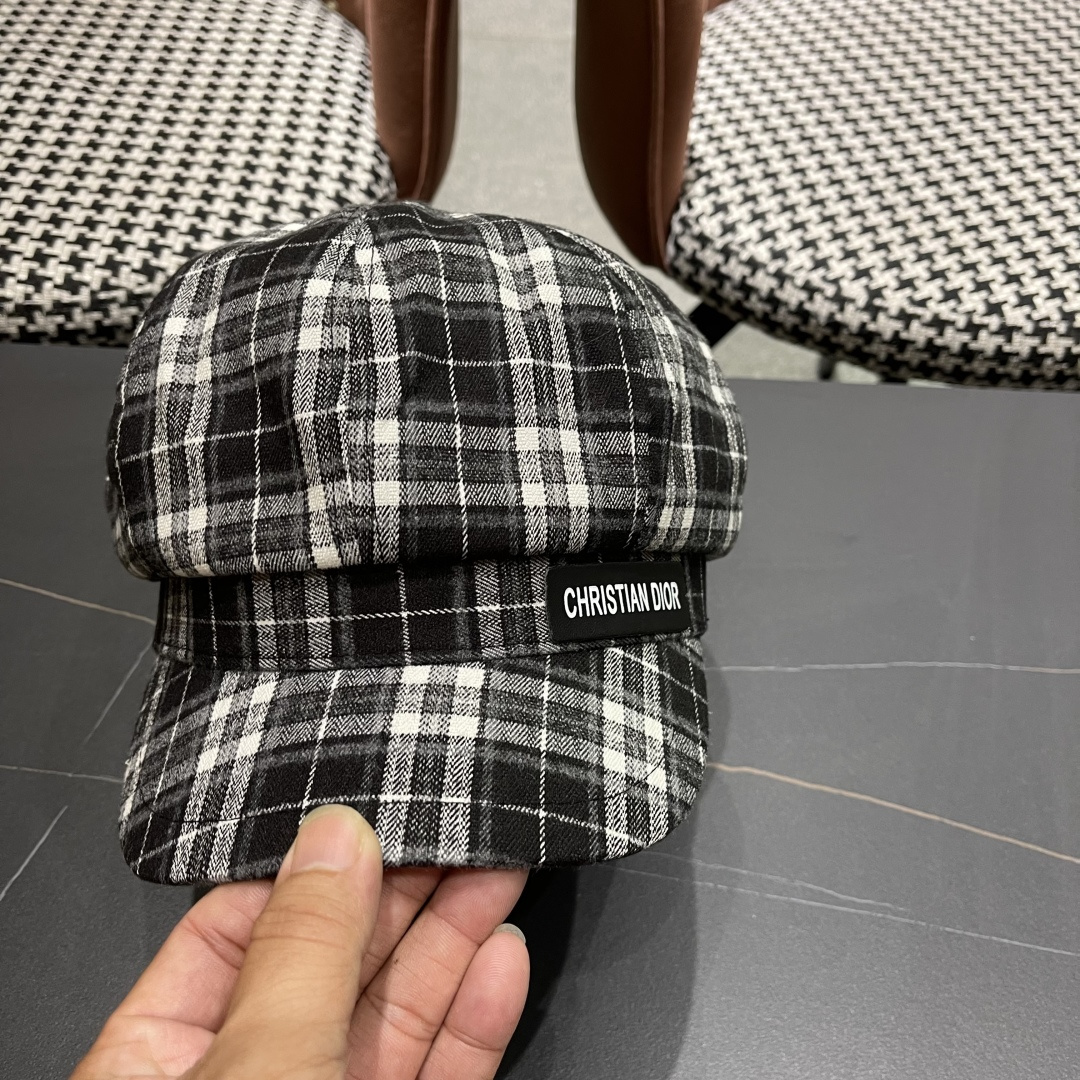  迪奥 2025新款格子帽子女棒球帽韩版潮时尚百搭鸭
舌帽男网红冬季遮阳帽