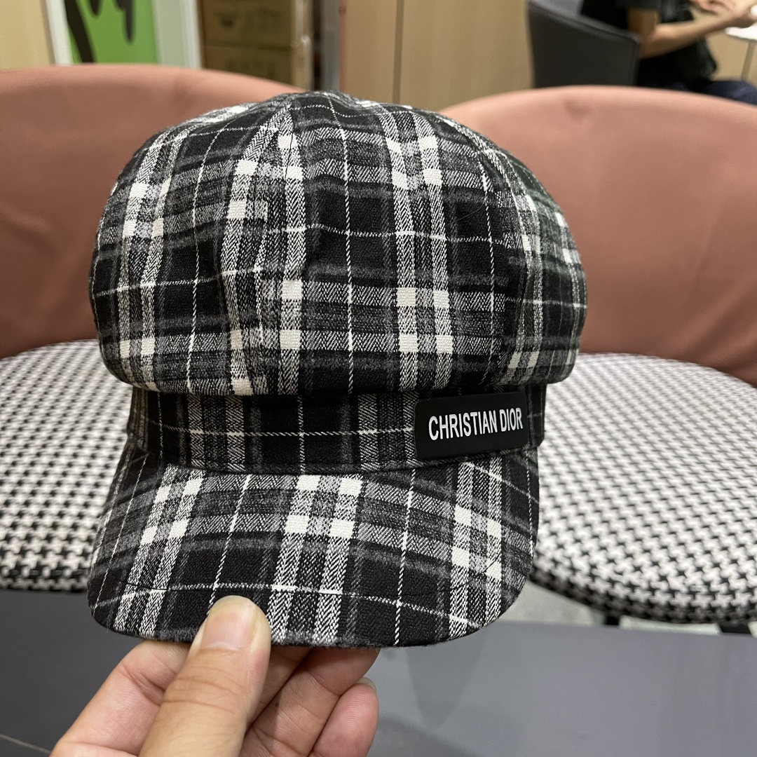  迪奥 2025新款格子帽子女棒球帽韩版潮时尚百搭鸭
舌帽男网红冬季遮阳帽