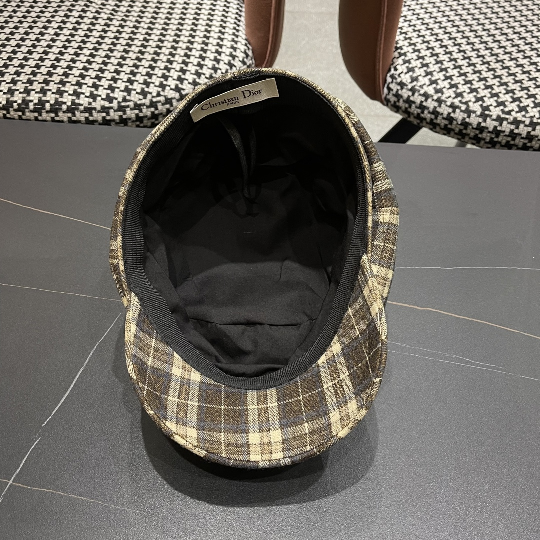  迪奥 2025新款格子帽子女棒球帽韩版潮时尚百搭鸭
舌帽男网红冬季遮阳帽