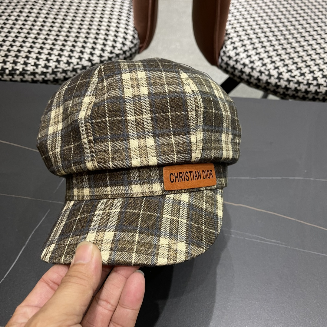  迪奥 2025新款格子帽子女棒球帽韩版潮时尚百搭鸭
舌帽男网红冬季遮阳帽