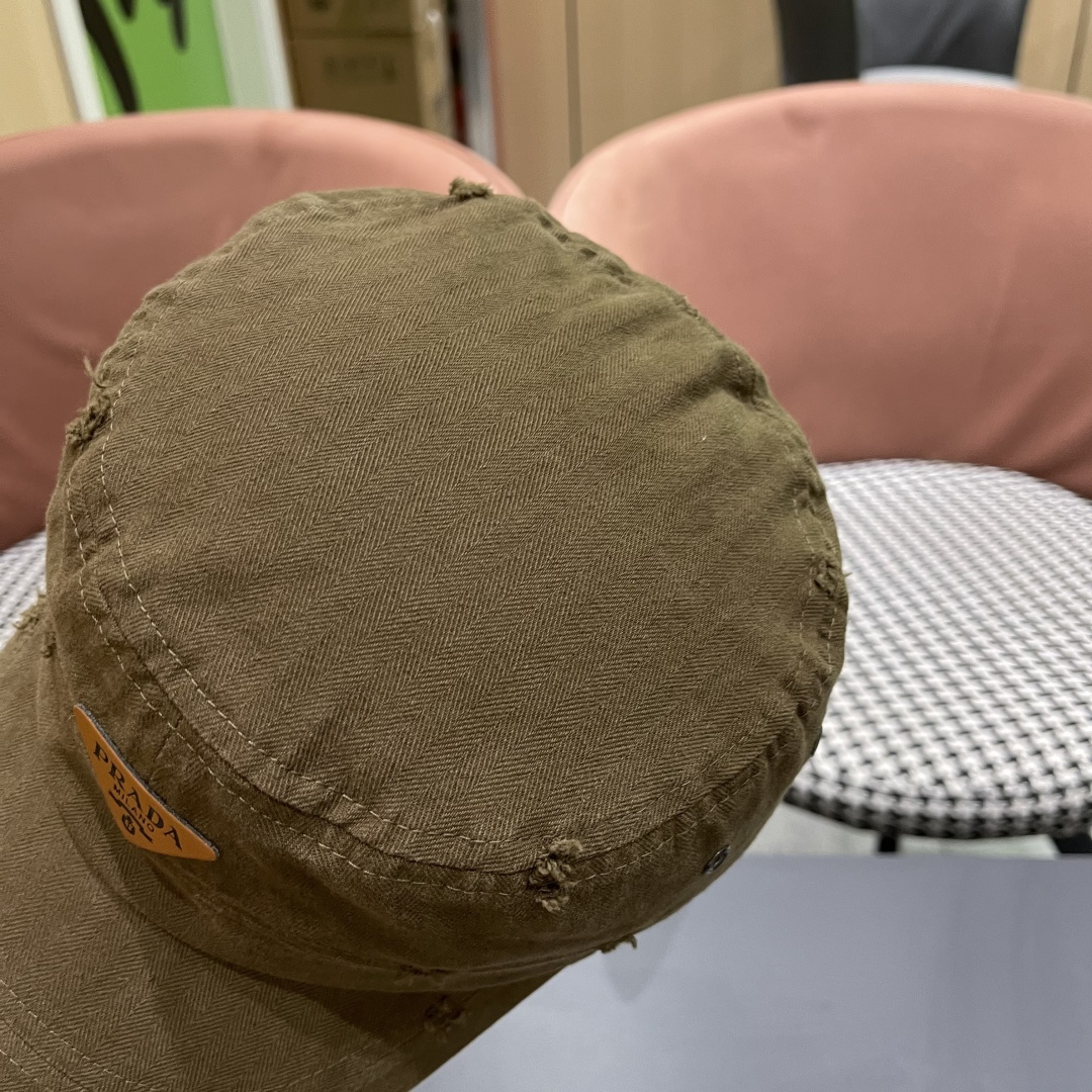  普拉达2025新款闪电小狗森系男女休闲鸭舌帽徒步越
野穿河过隙户外探险平顶防晒