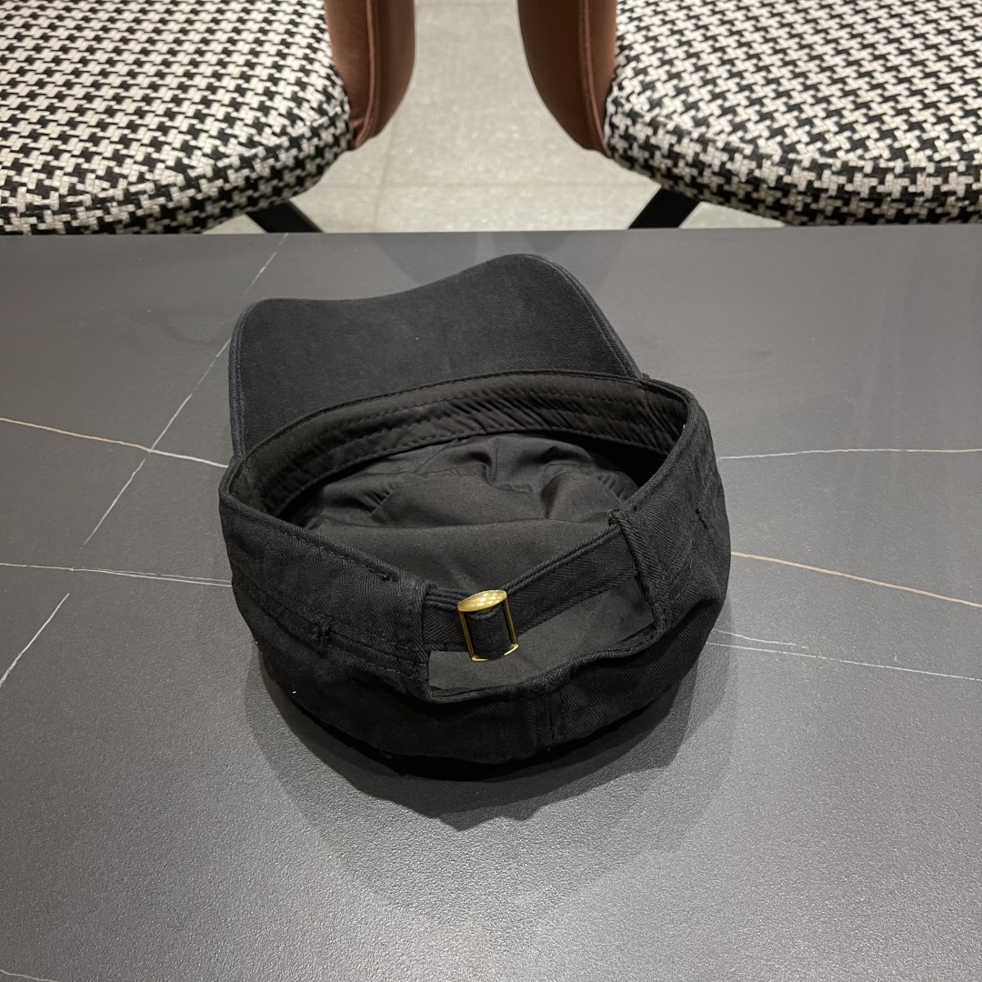  普拉达2025新款闪电小狗森系男女休闲鸭舌帽徒步越
野穿河过隙户外探险平顶防晒