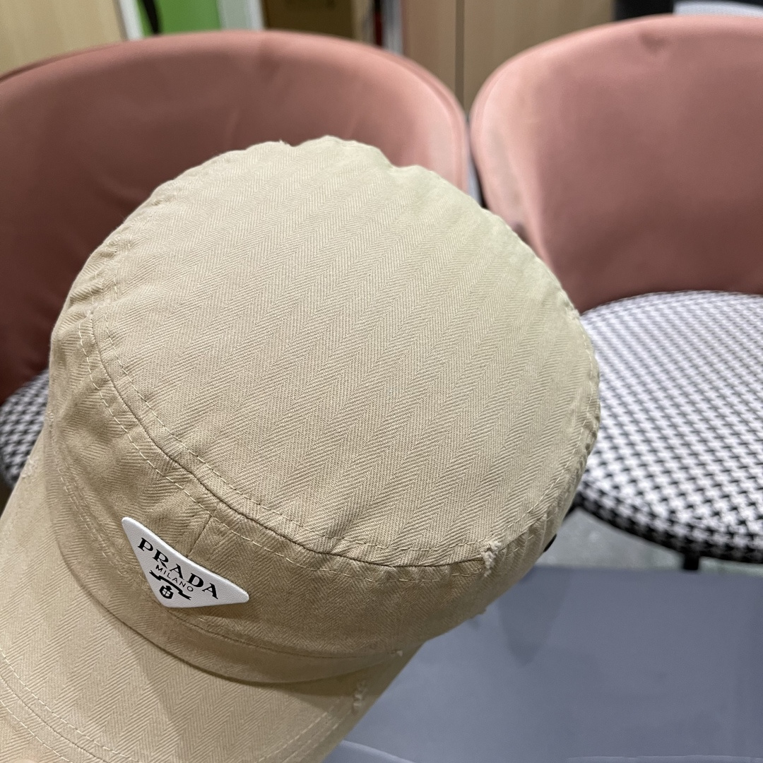  普拉达2025新款闪电小狗森系男女休闲鸭舌帽徒步越
野穿河过隙户外探险平顶防晒
