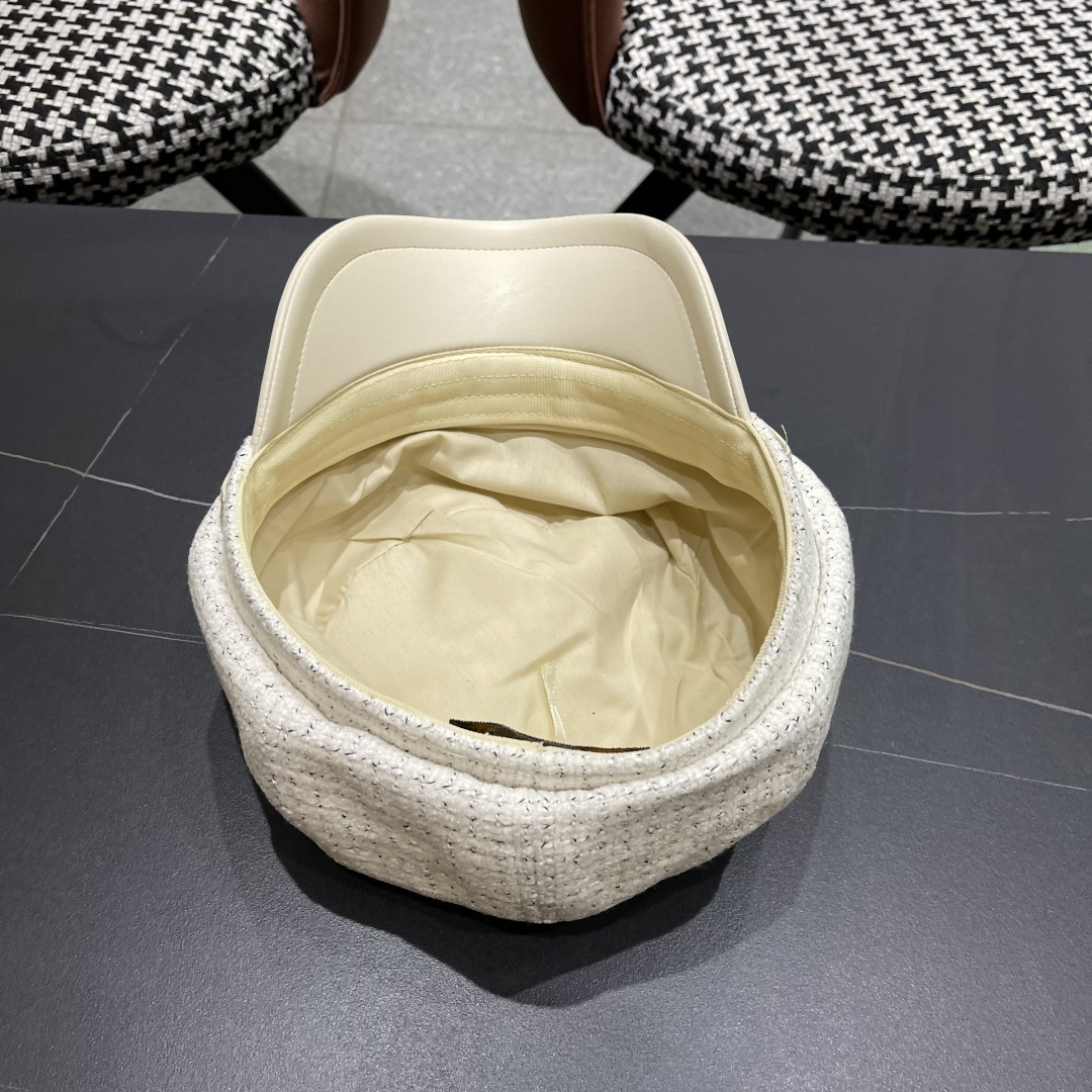  Lv路易威登 珍珠小香风复古格纹英伦八角帽子女2025新款
百搭显脸小时尚报童帽