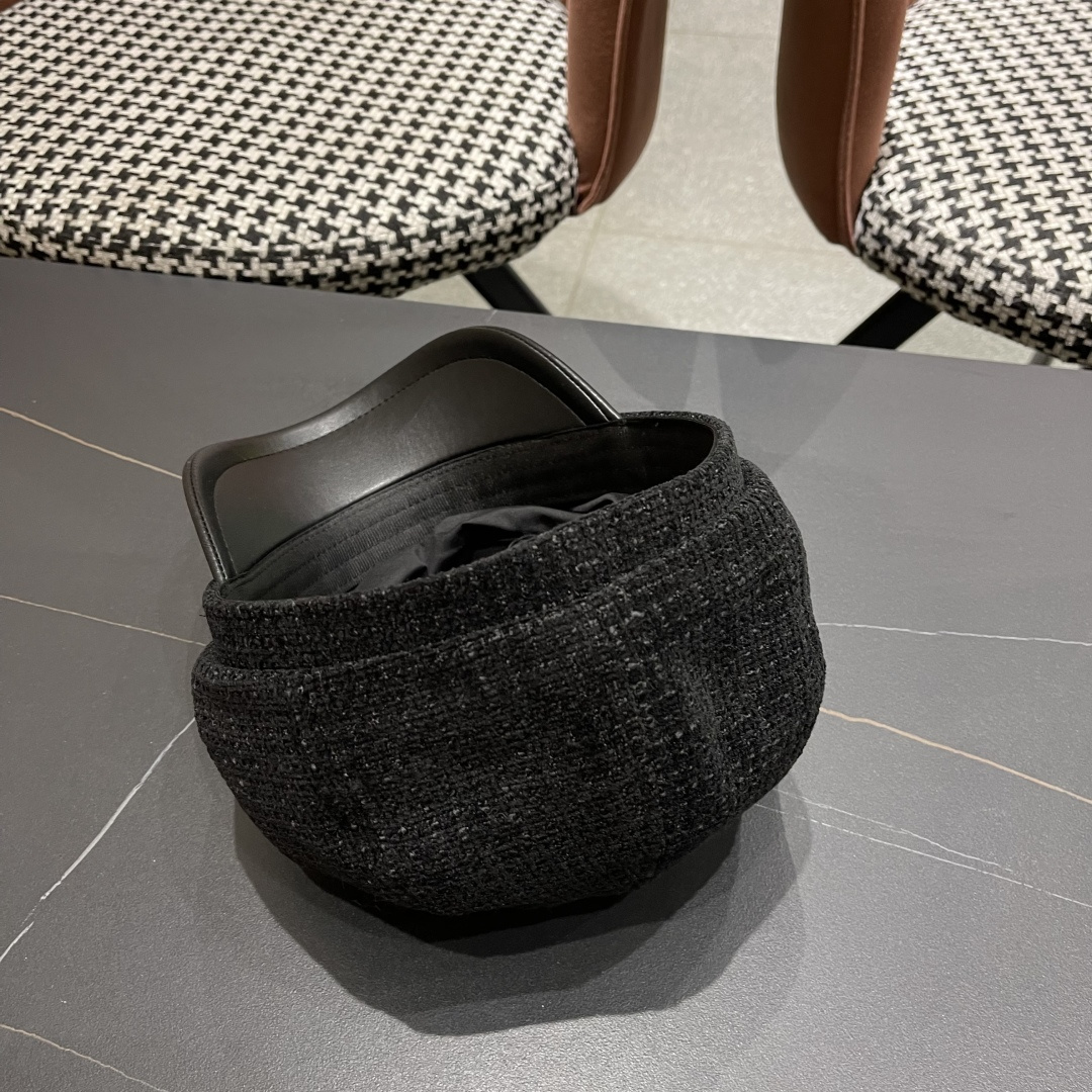  Lv路易威登 珍珠小香风复古格纹英伦八角帽子女2025新款
百搭显脸小时尚报童帽